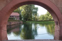 Schloss Mespelbrunn (2) Blick vom "Hafen" auf den See