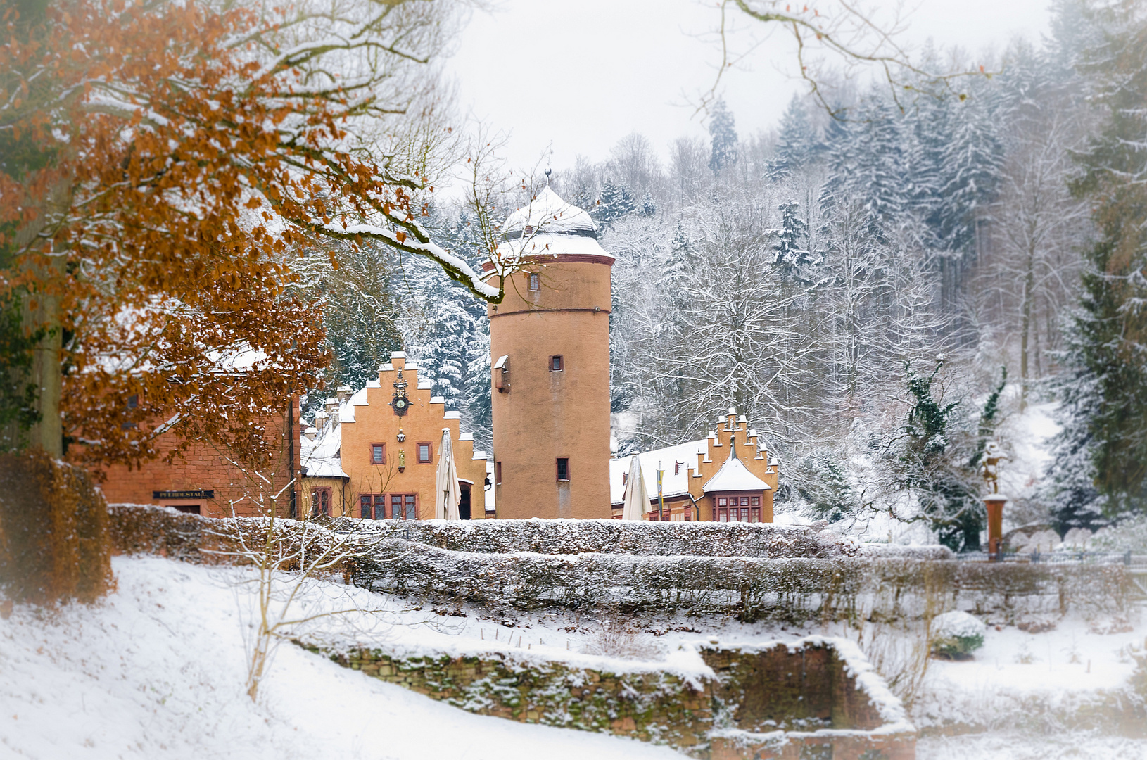 Schloss Mespelbrunn im Spessart_01