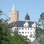 Schloss mit dickem Turm