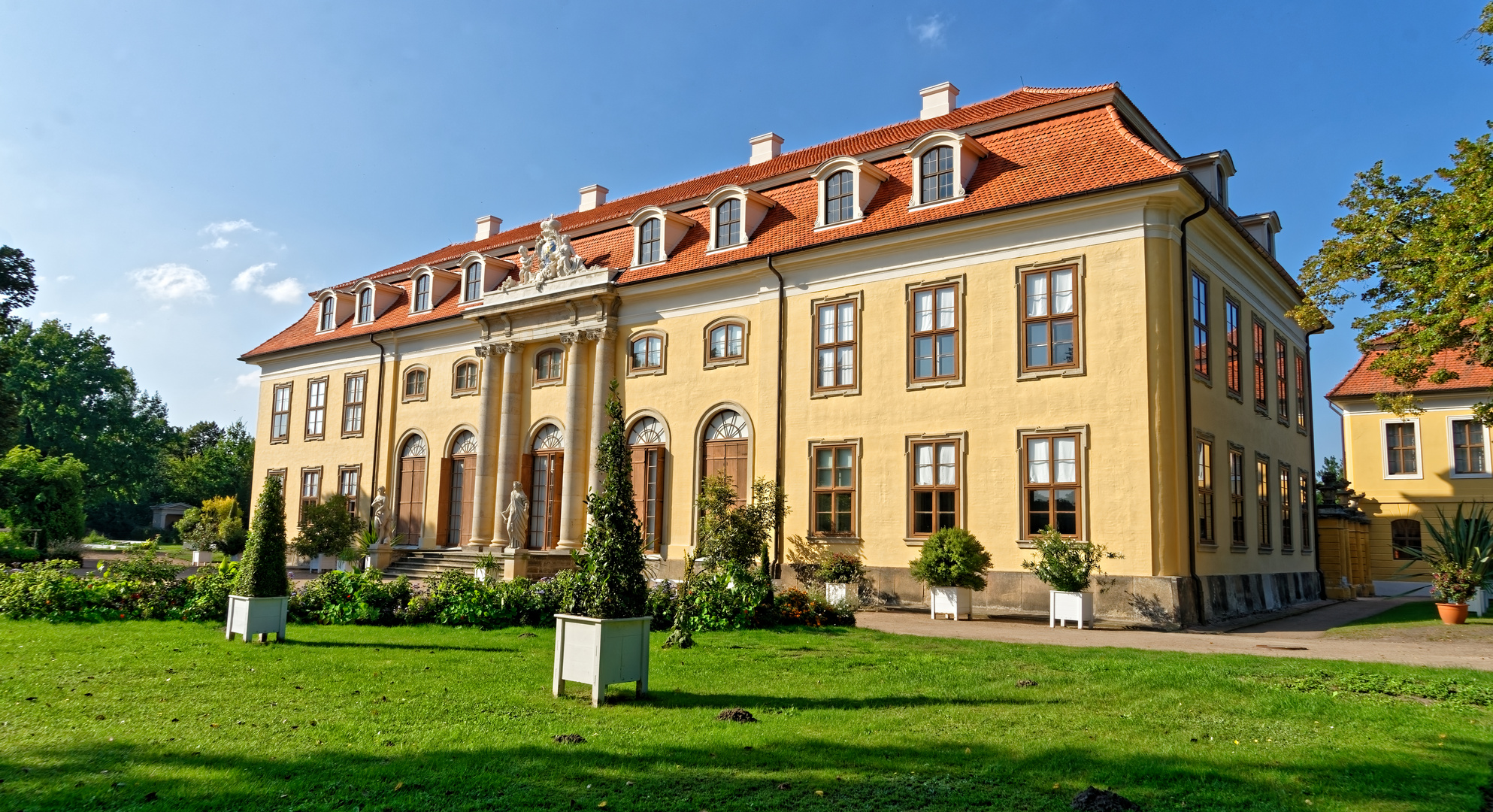 Schloß mit Garten