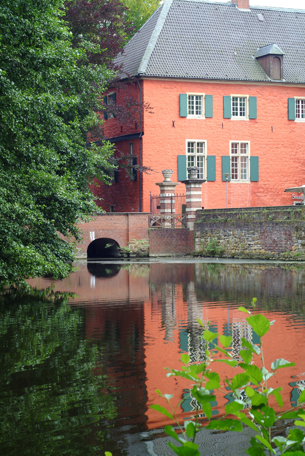 Schloss mit Spiegelung.