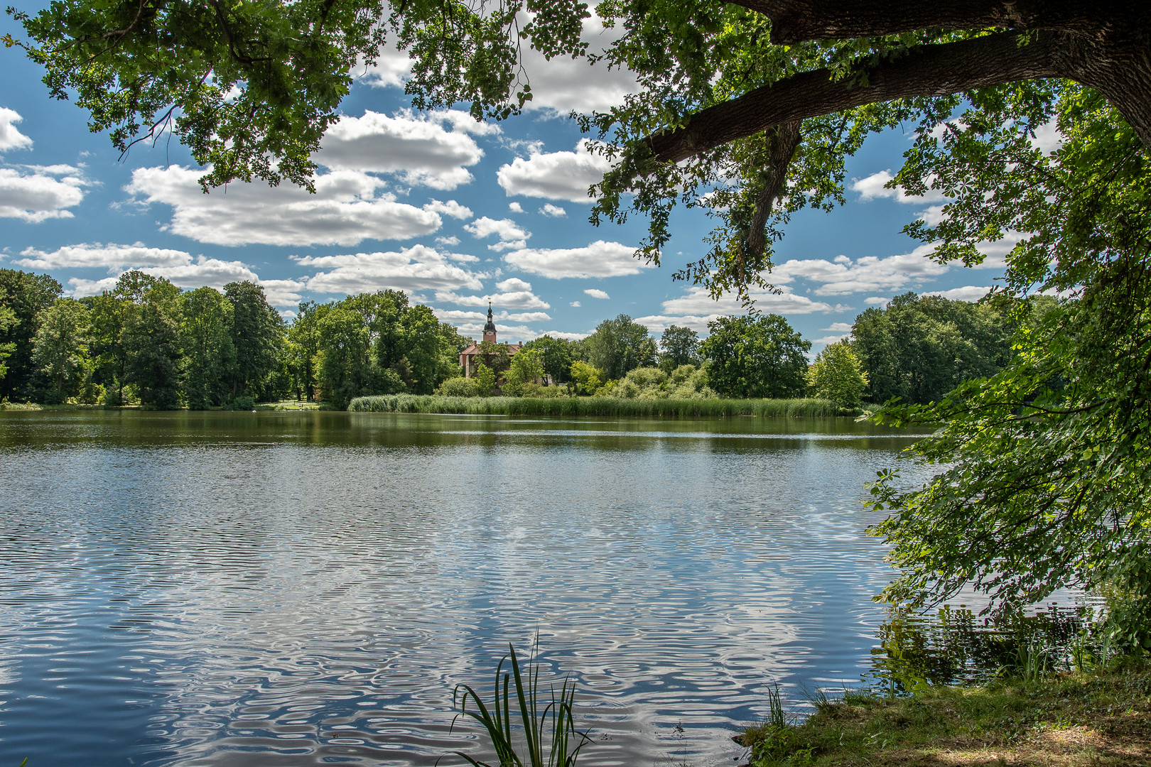 Schloss Möckern bei bestem Wetter