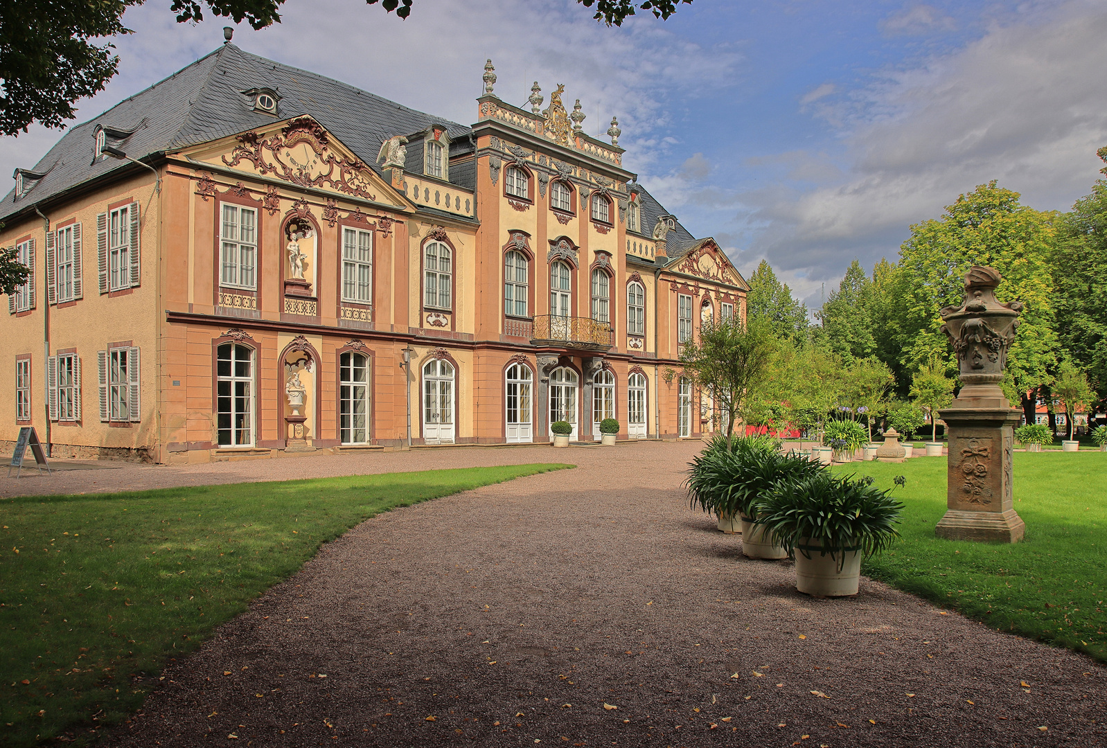 ...Schloß Molsdorf...