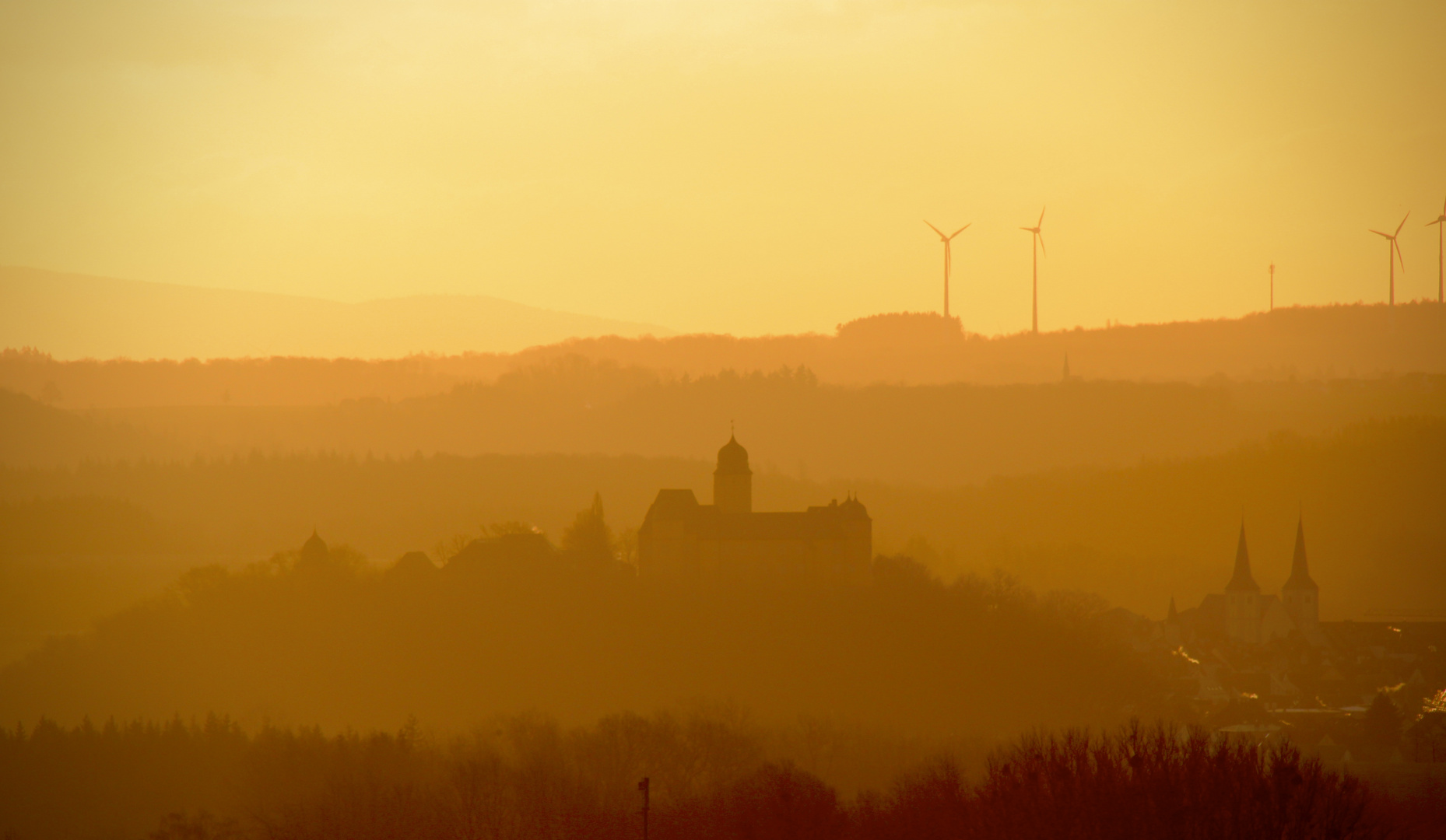 Schloß Montabaur im Morgennebel