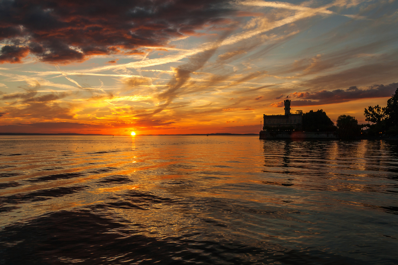 Schloß Montfort bei Sonnenuntergang (Langenargen-Bodensee)