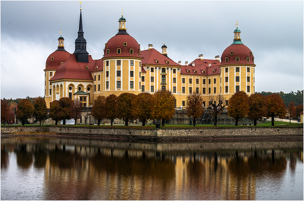 Schloss Moritzburg .