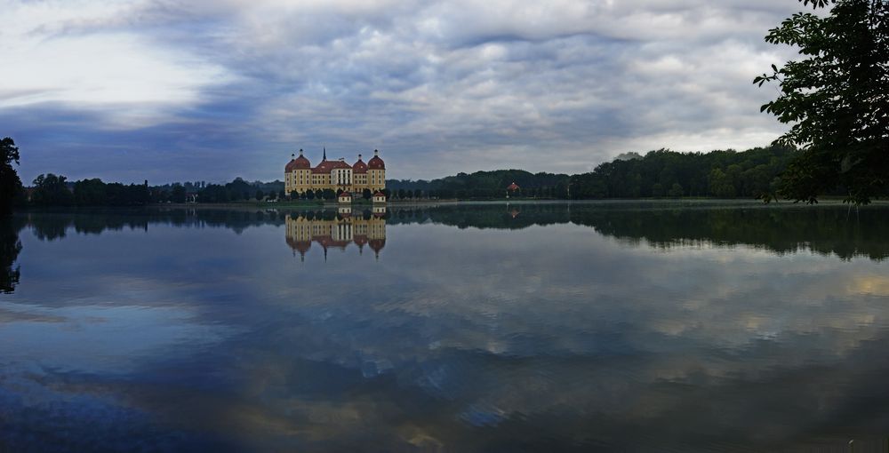 Schloss Moritzburg im Morgendämmerlicht