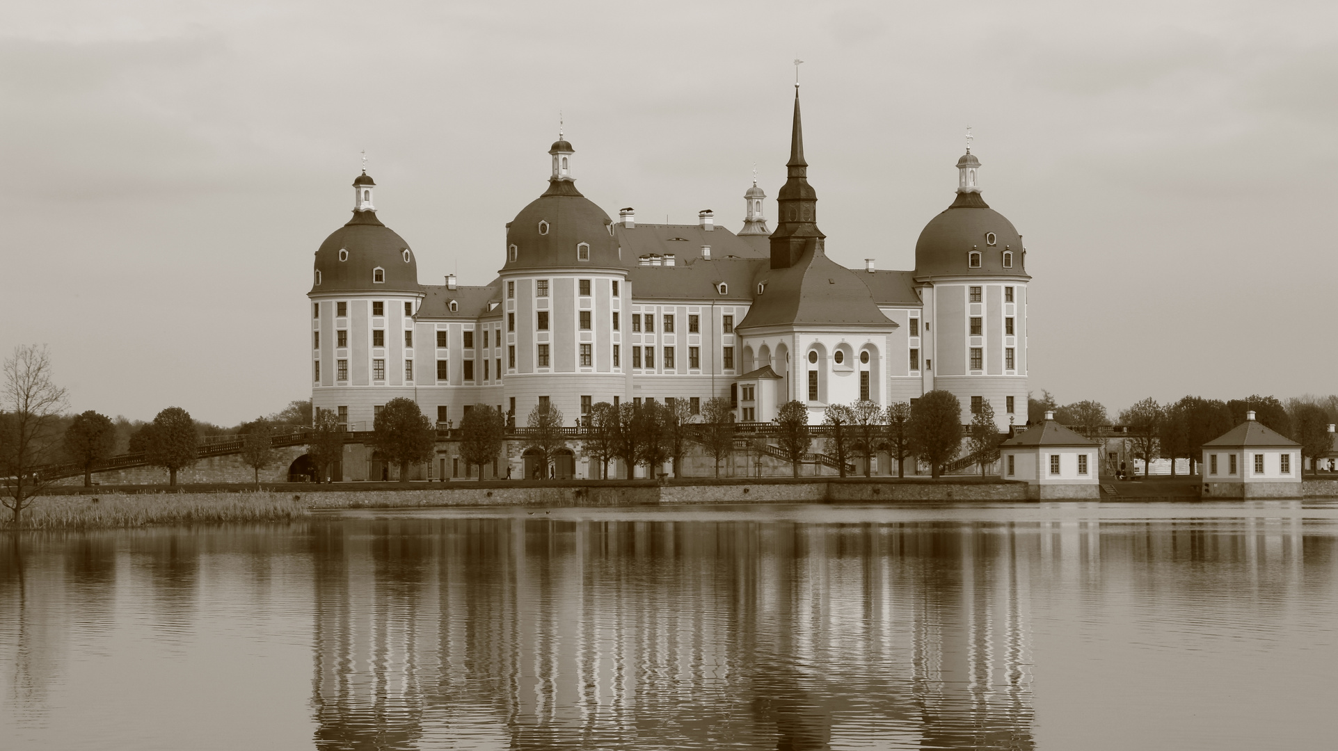 Schloss Moritzburg im Spiegel 2