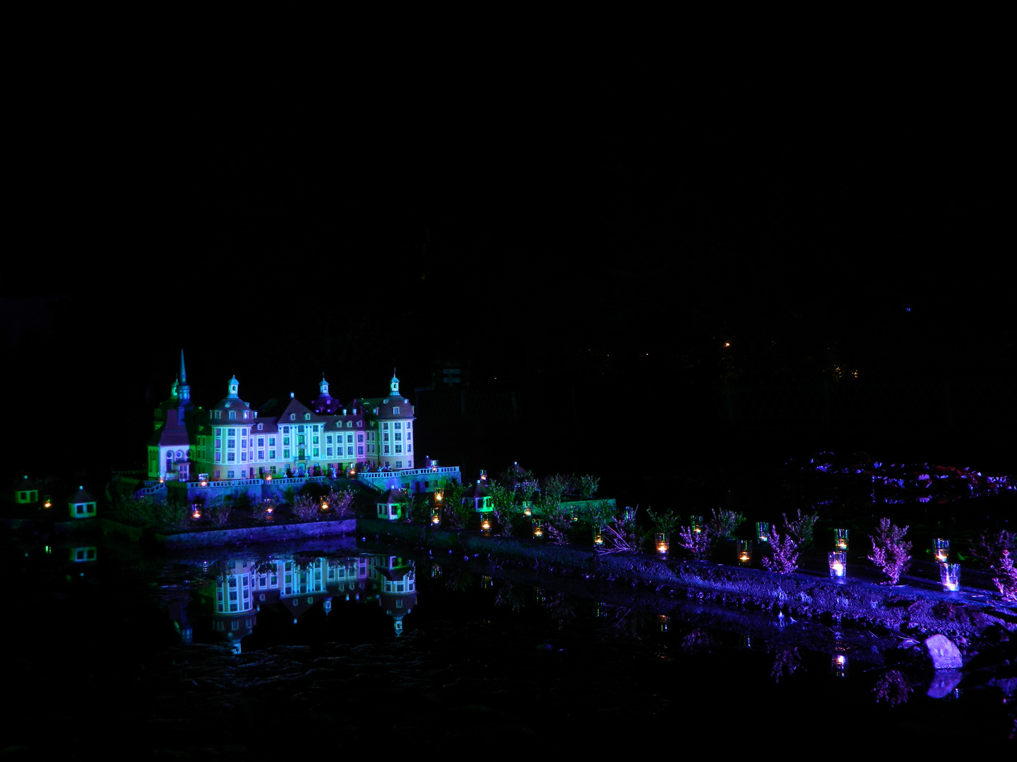 Schloß Moritzburg in Miniatur bei Nacht