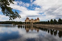 Schloss Moritzburg_ mit blick auf den Schlossteich