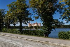 Schloss Moritzburg von der Natur gerahmt