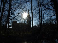 Schloß Moyland im Gegenlicht