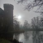 Schloss Moyland im Zwielicht