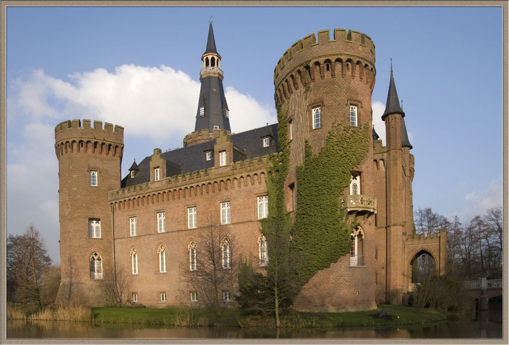 Schloss Moyland mit neuen Turmanbau