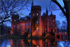 Schloß Moyland zur blauen Stunde ...