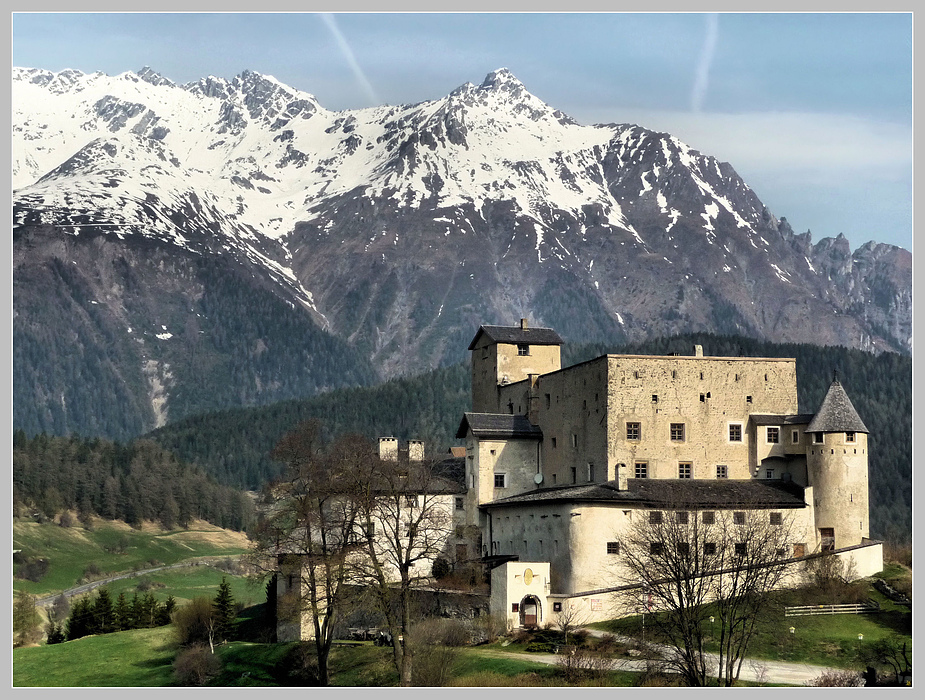 Schloss Naudersberg