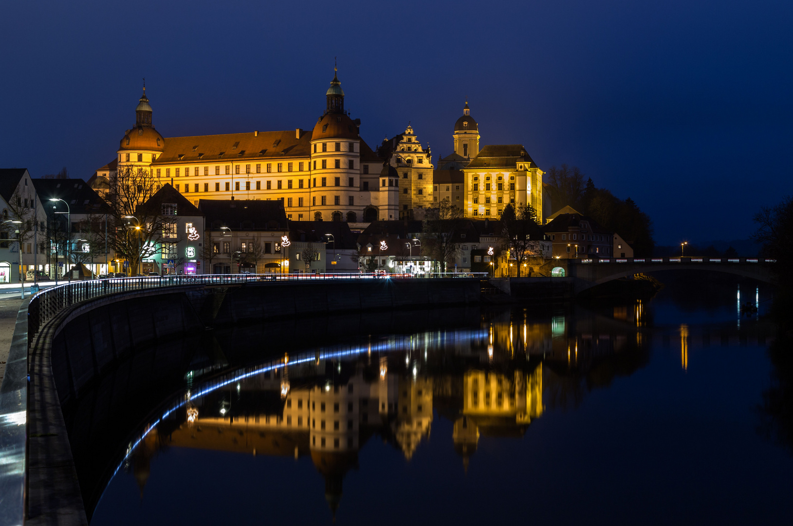 Schloss Neuburg an der Donau am Abend