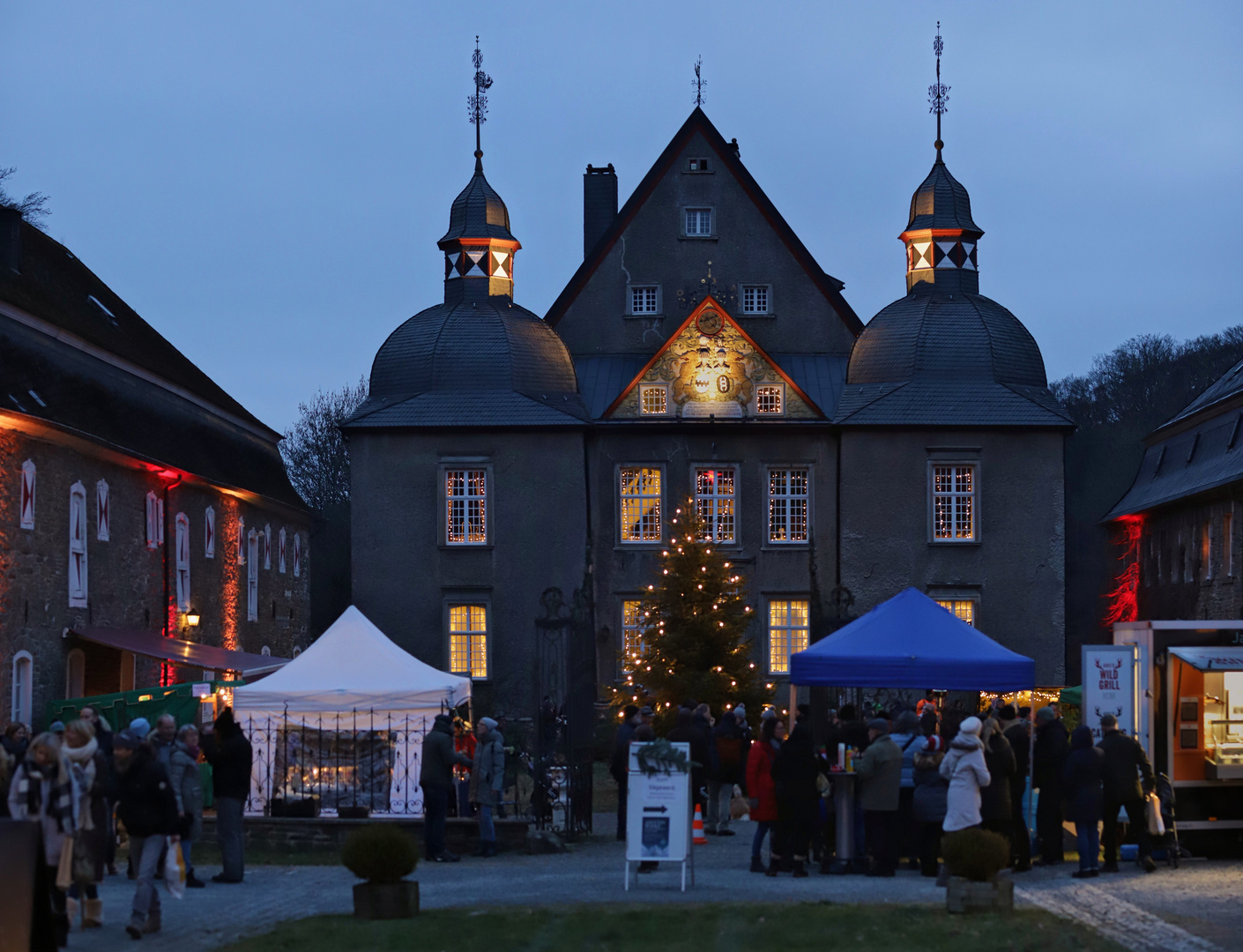 Schloss Neuenhoff bei Lüdenscheid (2018_12_15_EOS 6D Mark II_9534_pano_ji)