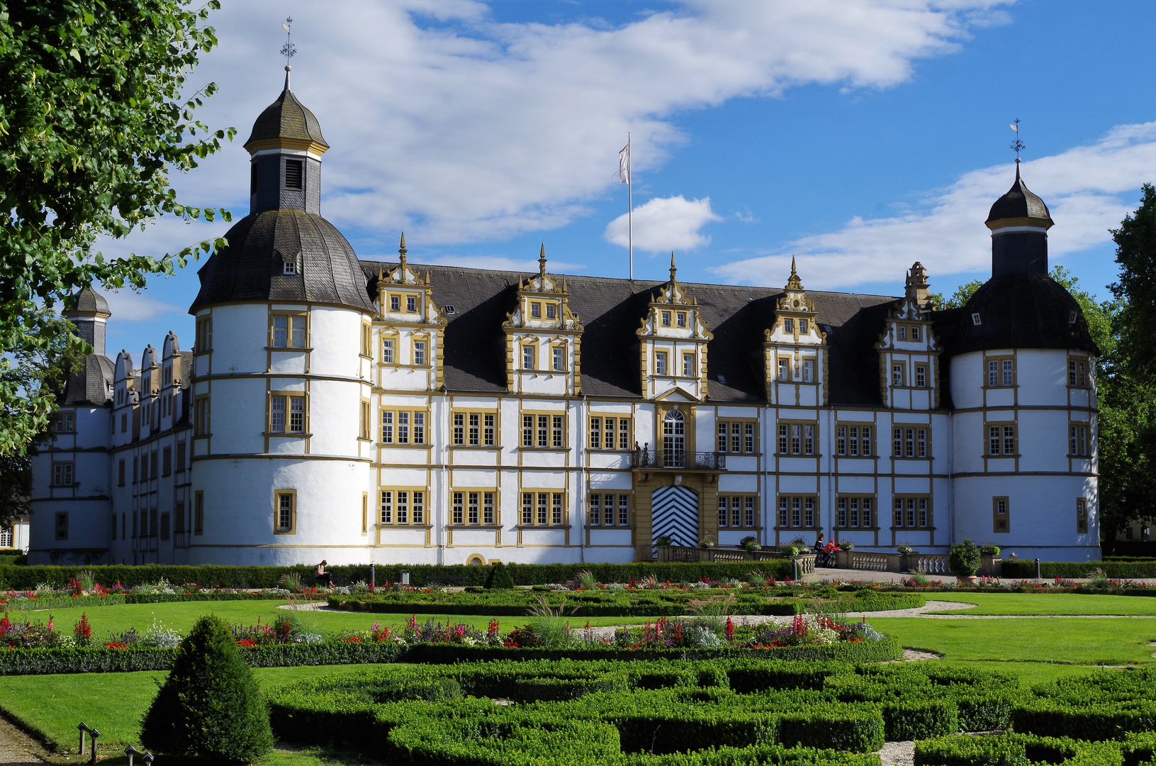 Schloss Neuhaus