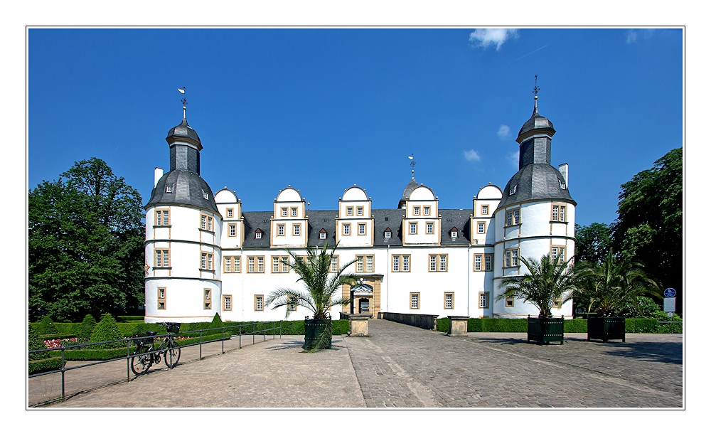 schloss  neuhaus (1)