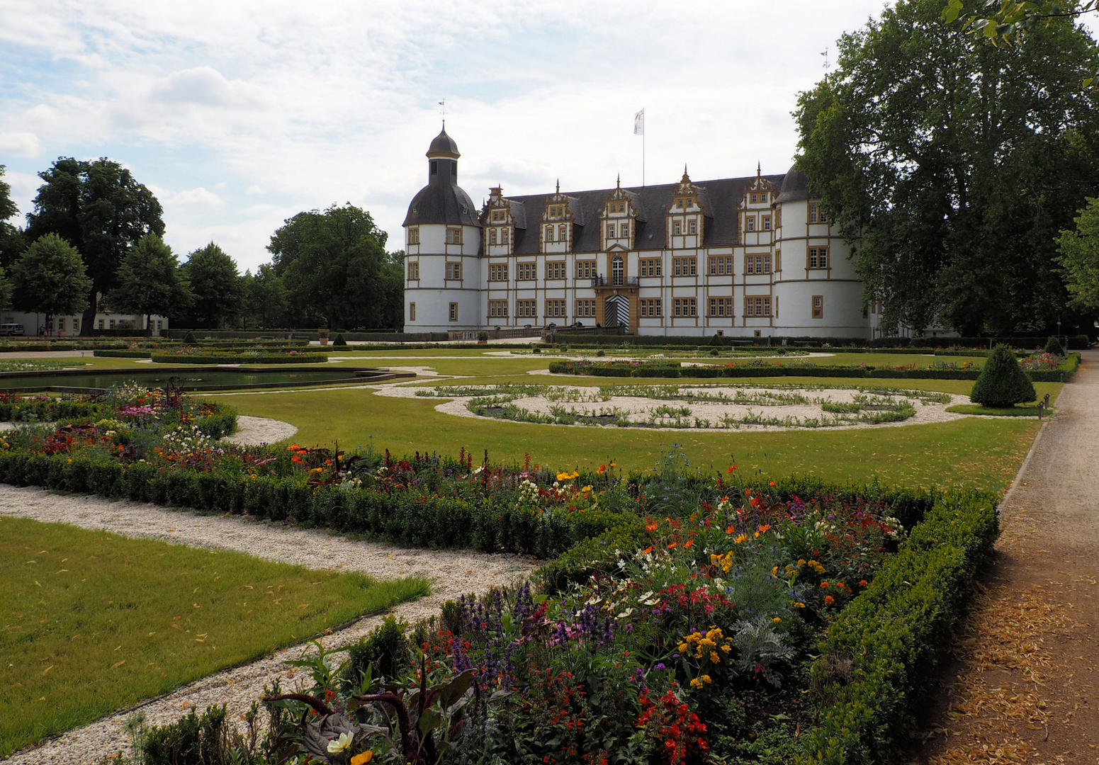 Schloss Neuhaus Foto & Bild | fotos, schloss, architektur Bilder auf