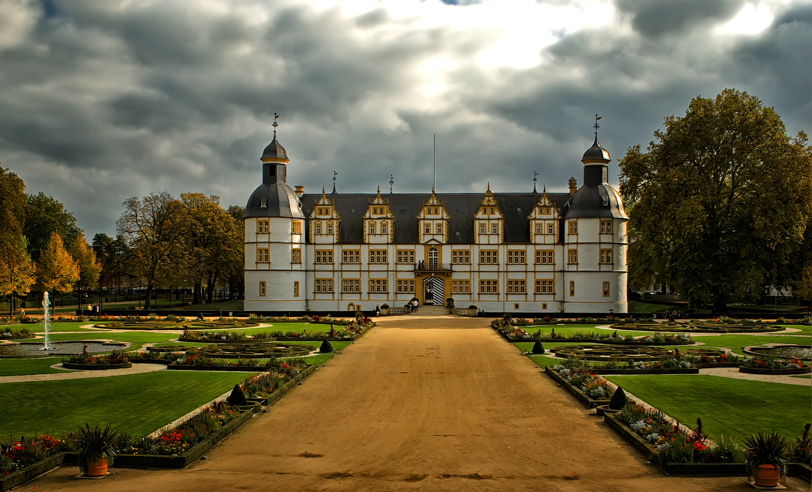 Schloss Neuhaus