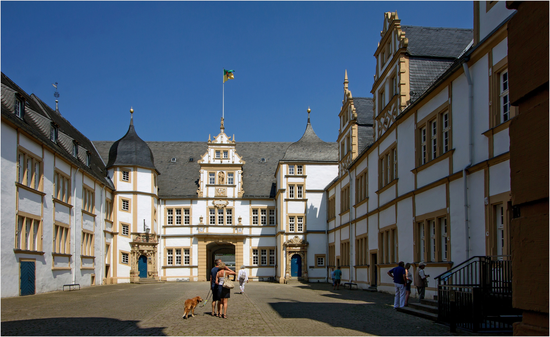 schloss neuhaus (4) 