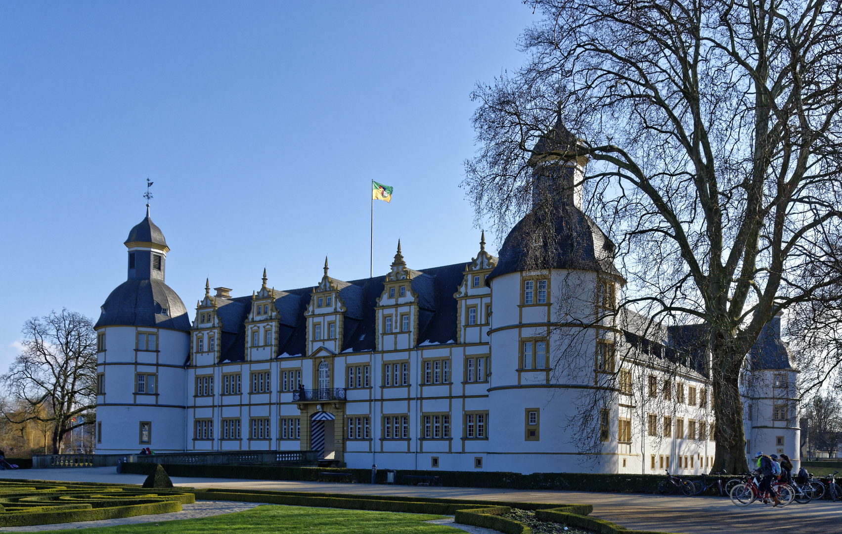Schloss Neuhaus Foto & Bild | architektur, paderborn, motive Bilder auf