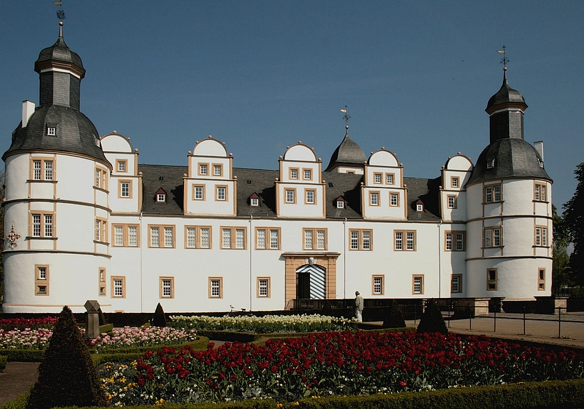 Schloss Neuhaus