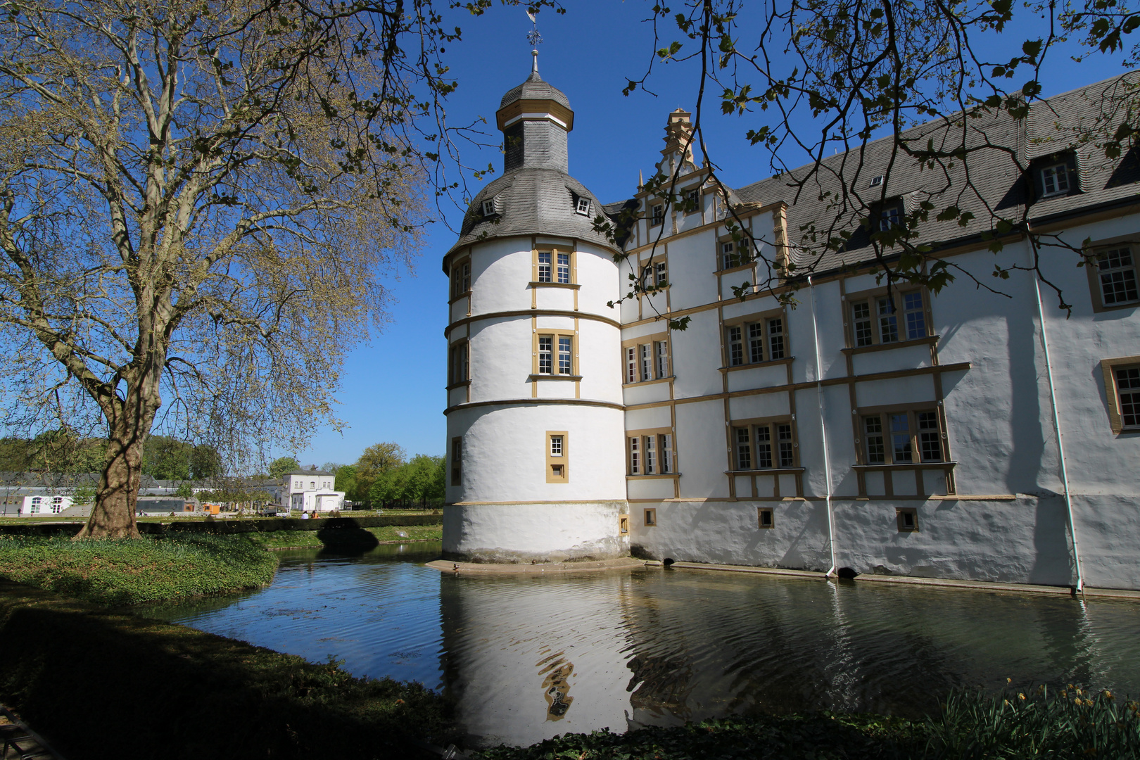 Schloss Neuhaus