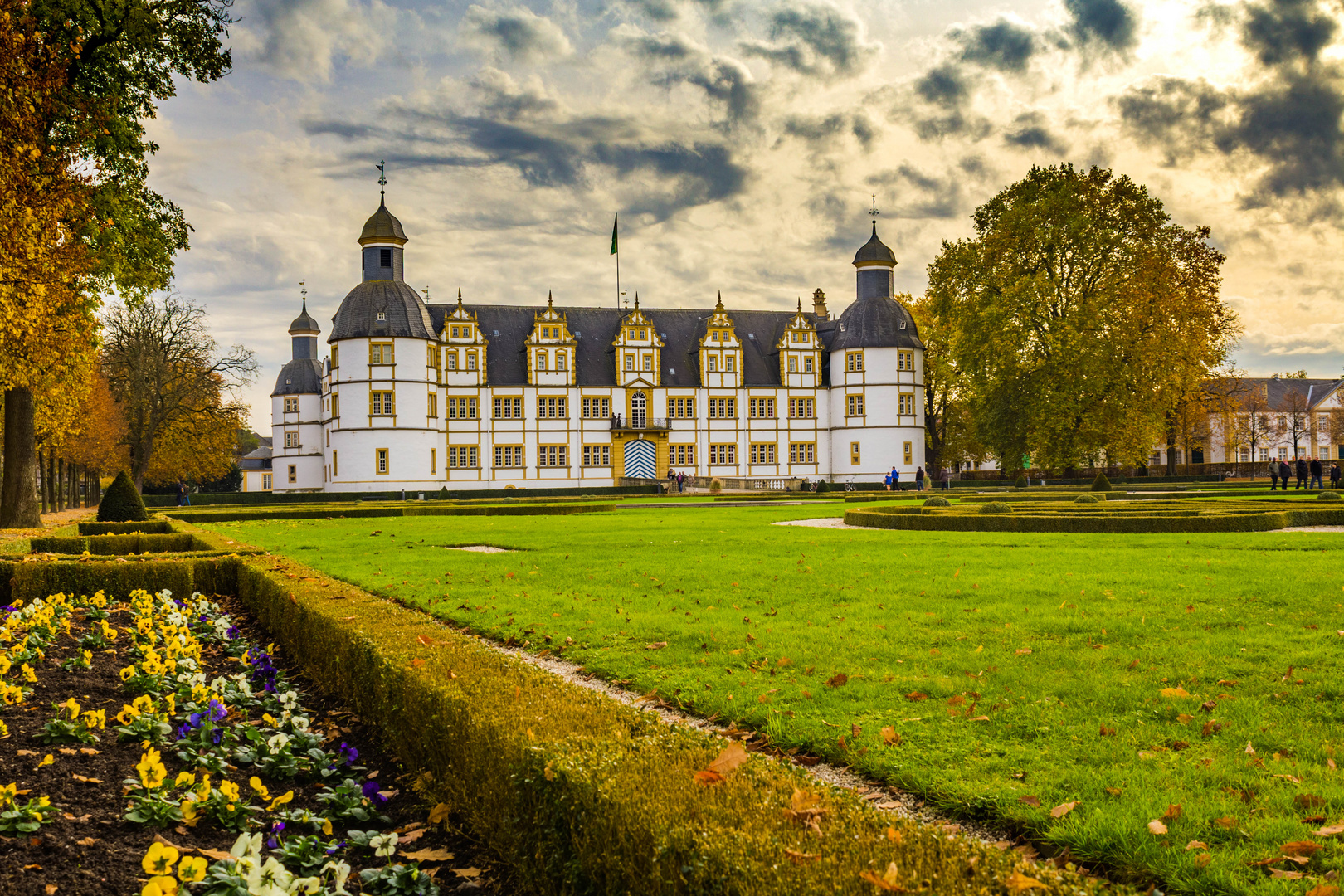 Schloss Neuhaus - HDR