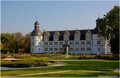 Schloss Neuhaus mit Barockgarten