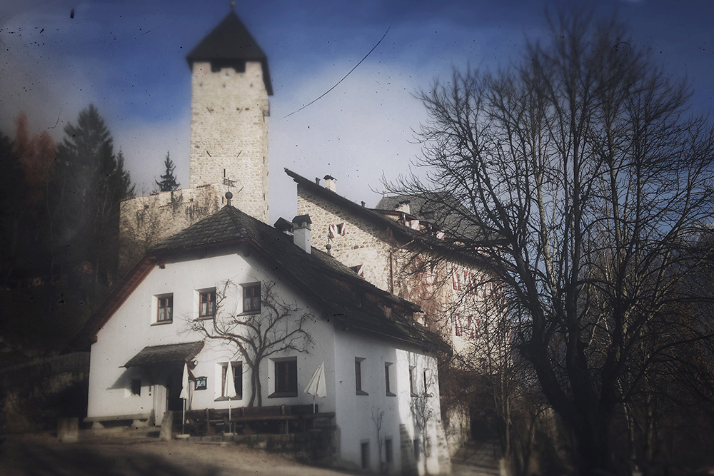 ... Schloss Neuhaus - Südtirol ...