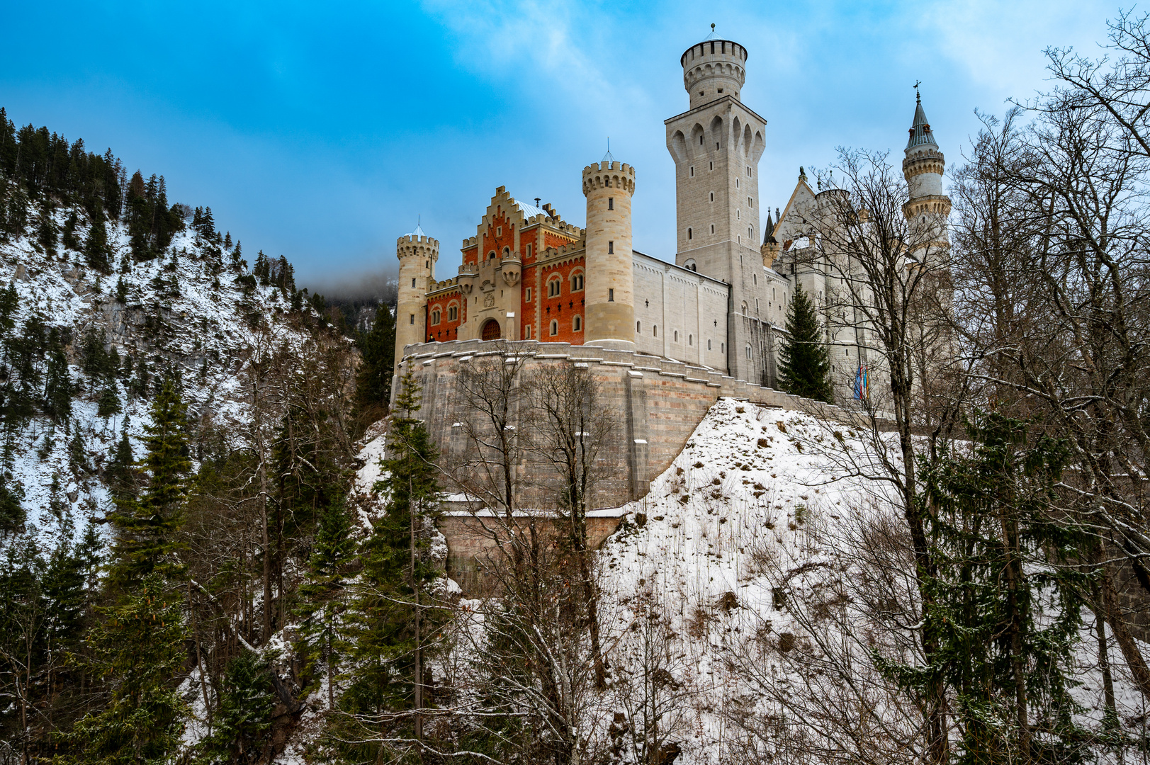 Schloß Neuschwanstein an einem Wintermorgen