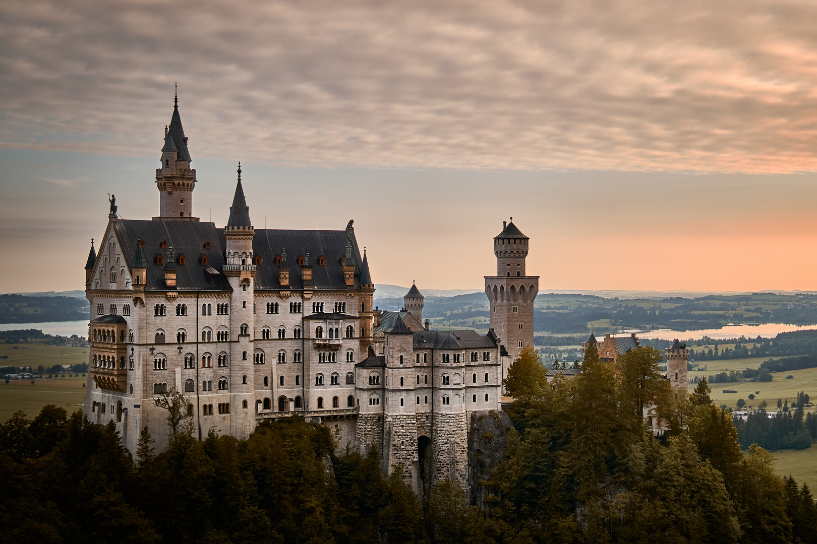 Schloss Neuschwanstein im Morgengrauen