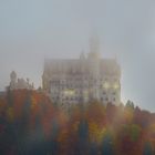 Schloss Neuschwanstein im Nebel