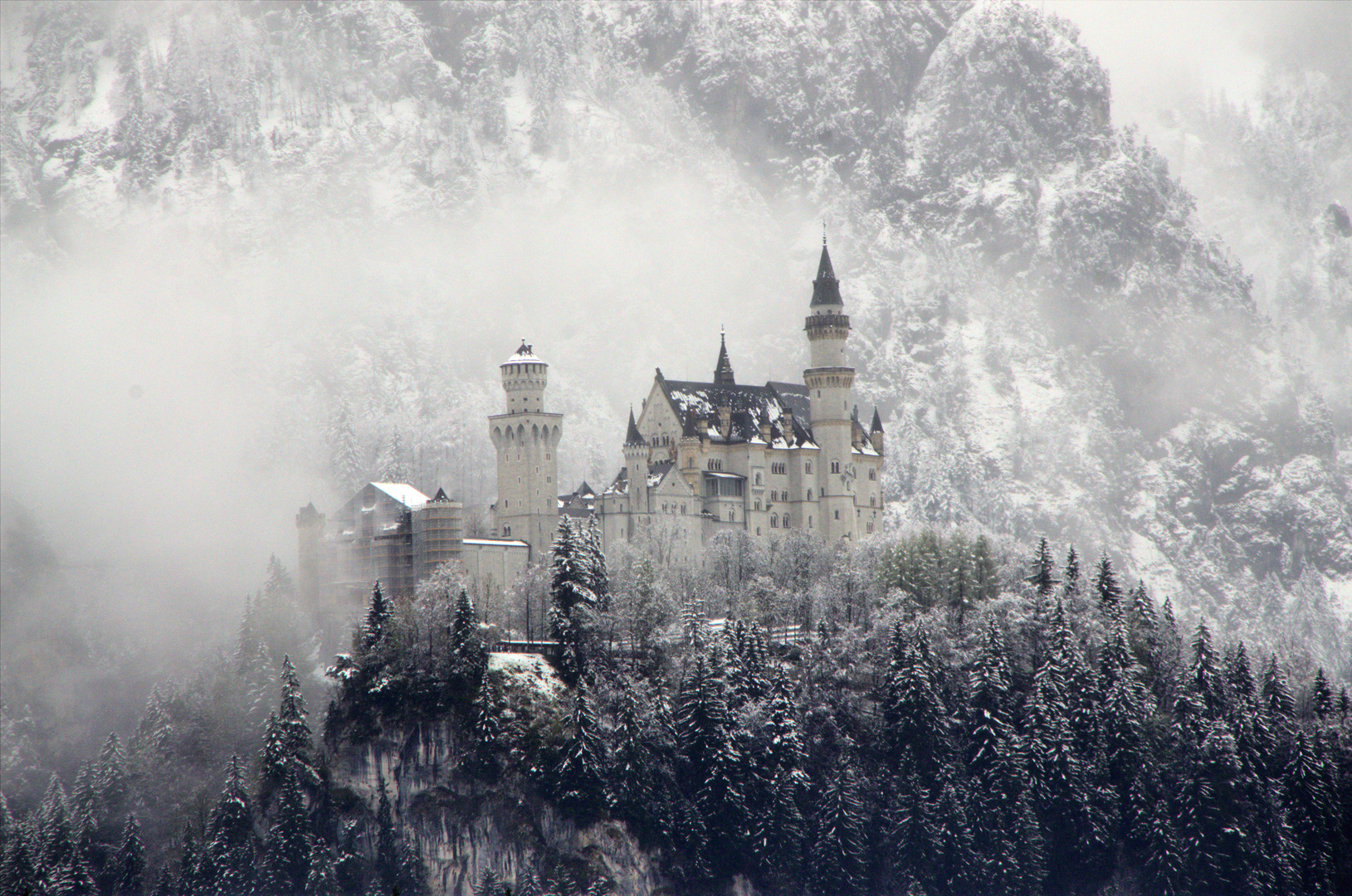 Schloss Neuschwanstein im Schneegestöber