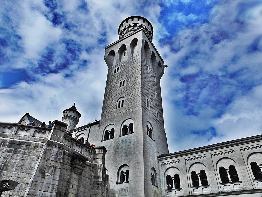 Schloß Neuschwanstein  -  Innenhof (Neuschwanstein castle - inner courtyard)