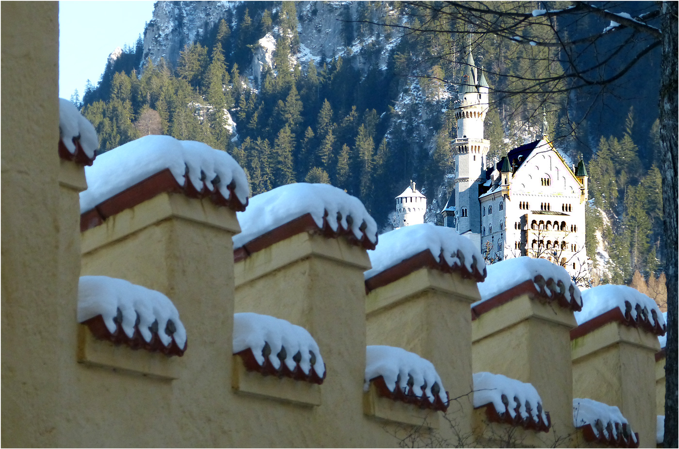 SCHLOSS NEUSCHWANSTEIN VON SCHLOSS HOHENSCHWANGAU 2