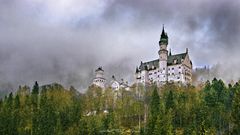 Schloss Neuschwanstein wolkenverhangen