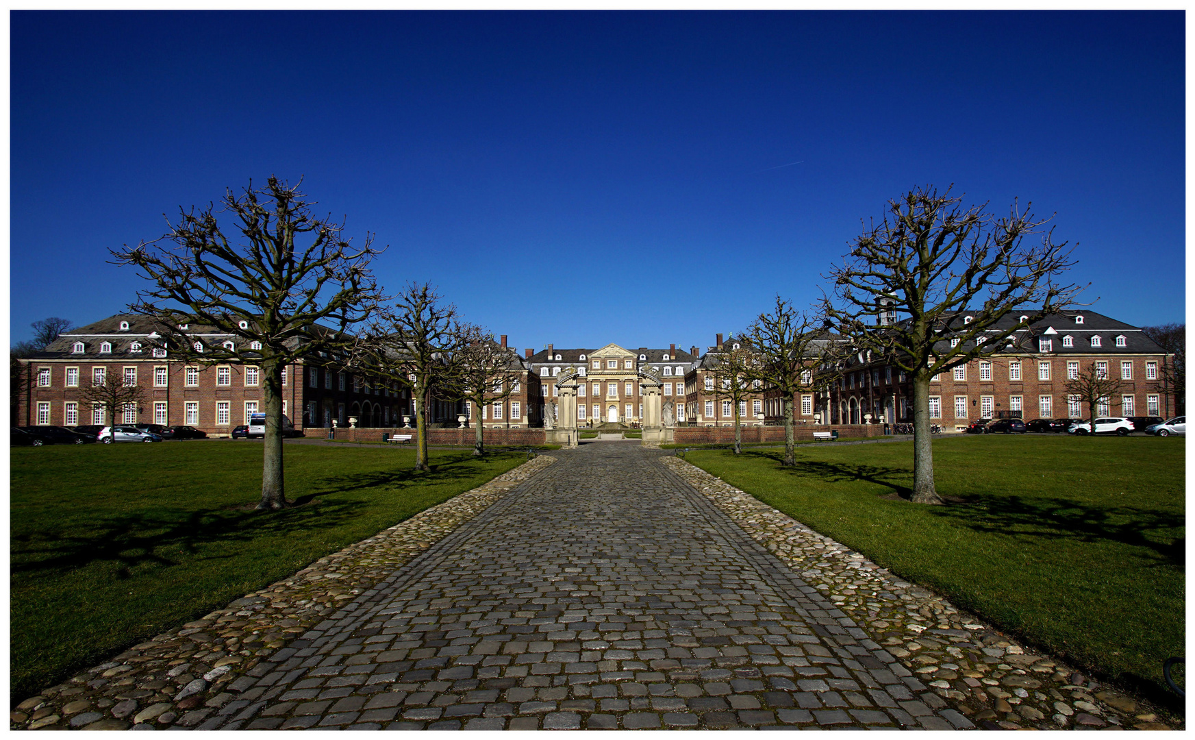 Schloss Nordkirche, Vorplatz und Ehrenhof.