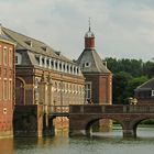 Schloss Nordkirchen, das westfälische Versailles, ist von Wasserflächen umgeben.