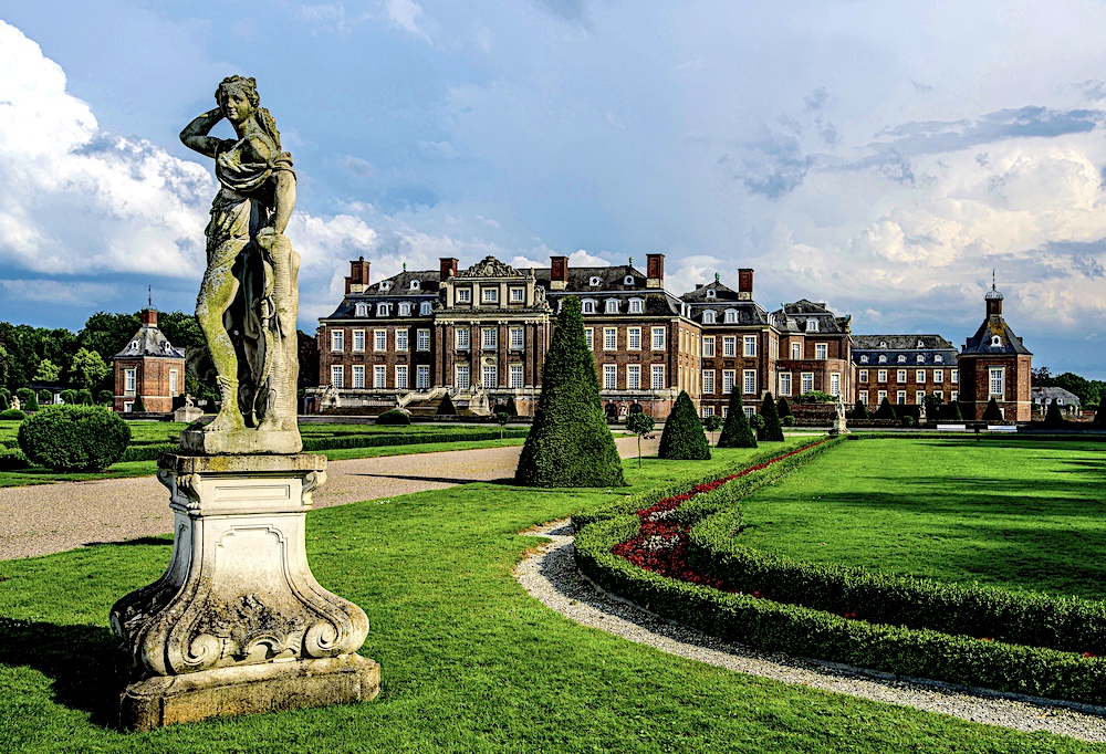 Schloss Nordkirchen mit Statue 