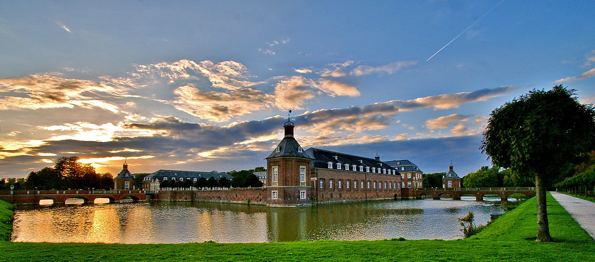 Schloss Norkirchen im Abendlicht..