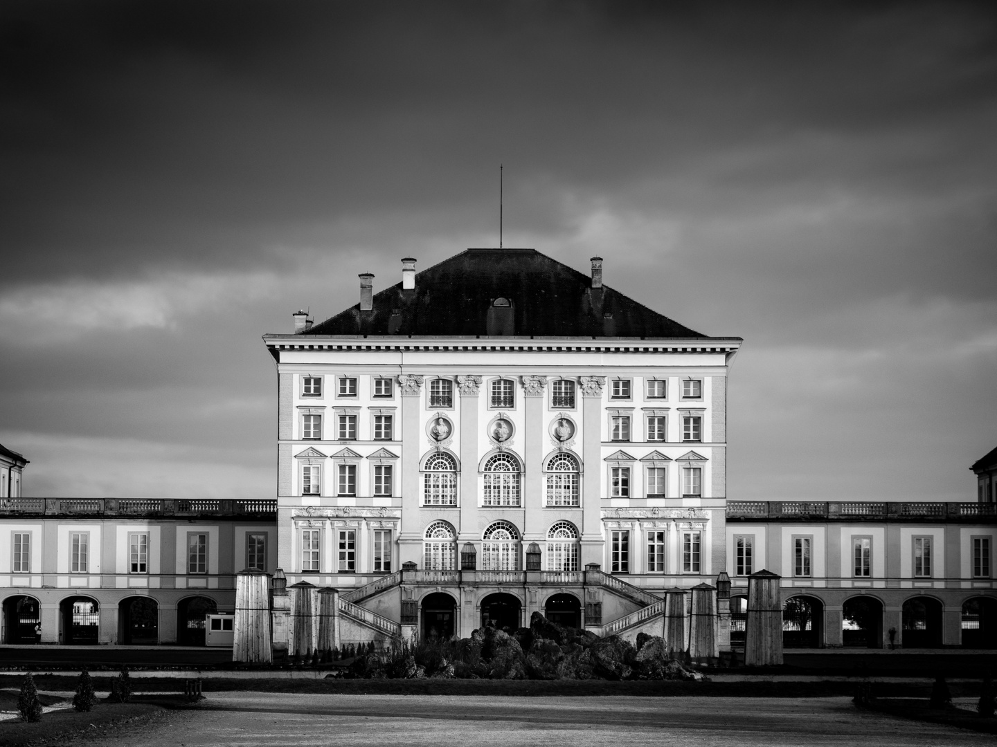 schloss nymphenburg b&w