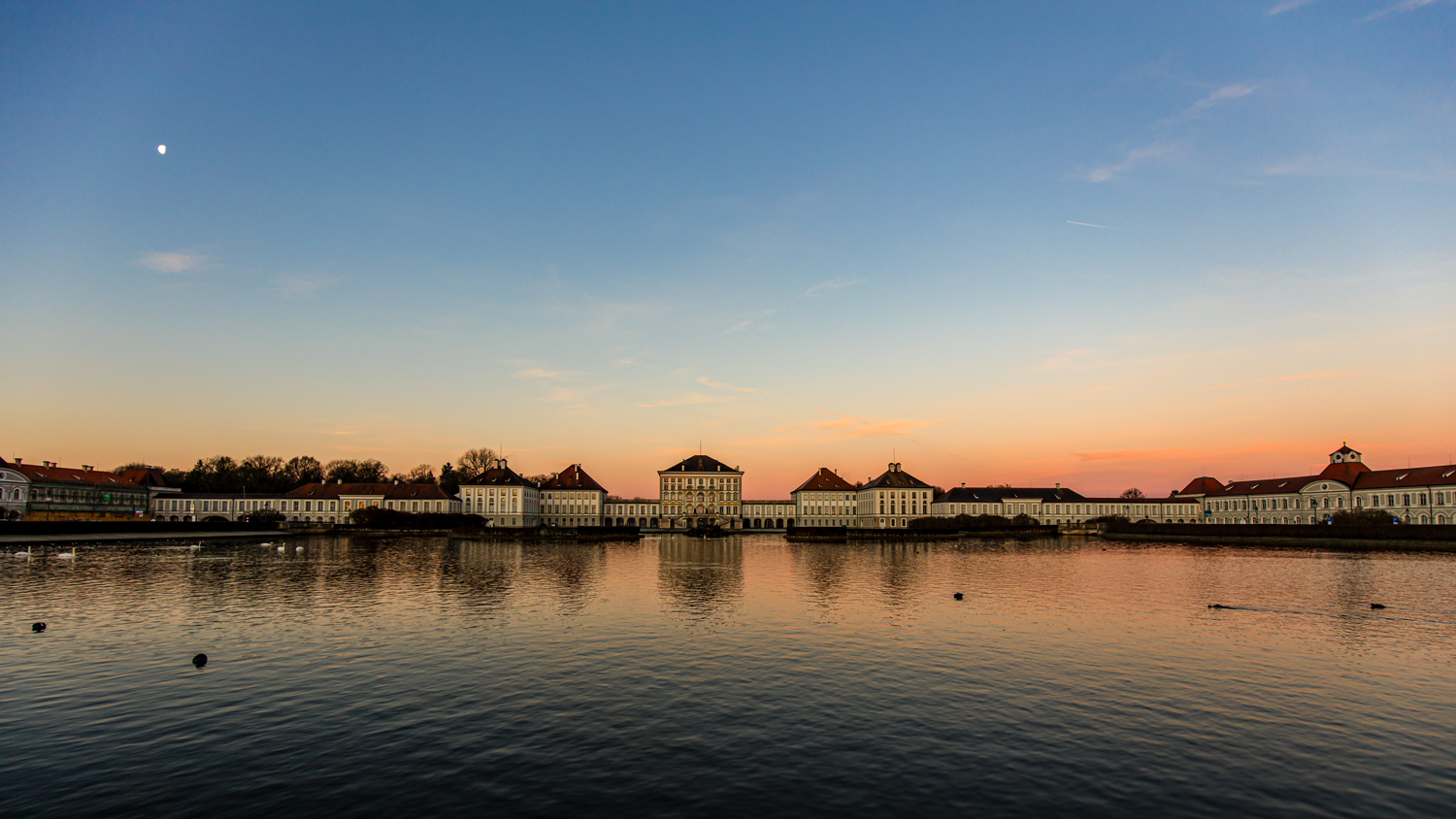 Schloss Nymphenburg im ersten Morgenlicht