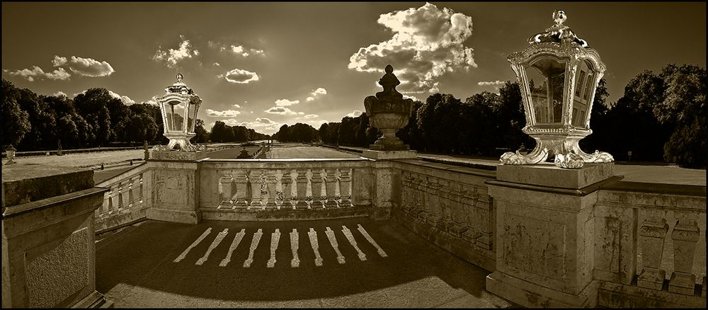 Schloss Nymphenburg in Sepia