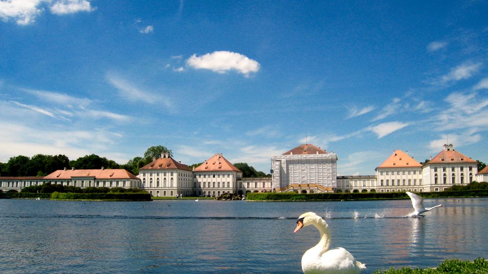 schloss nymphenburg münchen - fast eine punktlandung mathilda von Günther Conway 