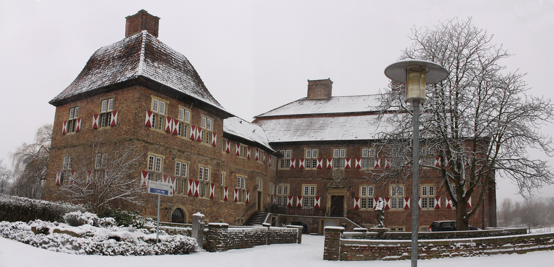 Schloss oberwerries im winter