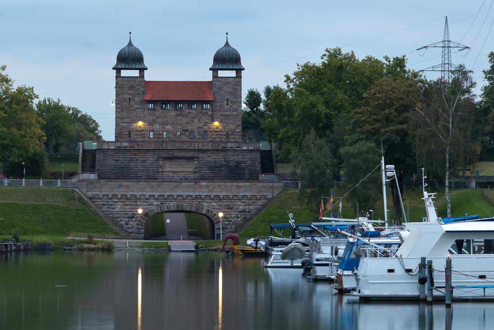 Schloss oder Schleuse II